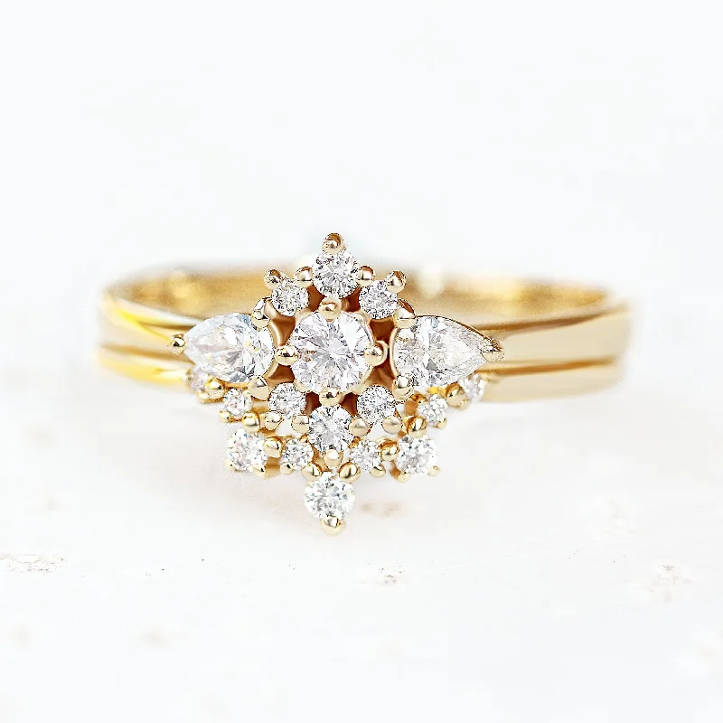 Diamond Unique Engagement Rings Set, Iris & sparktickles