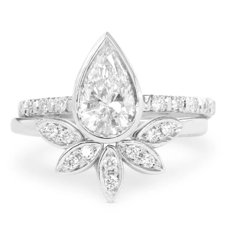 Pear Diamond Delicate Engagement Ring & 5 Leaves Wedding band, two ring set ♥